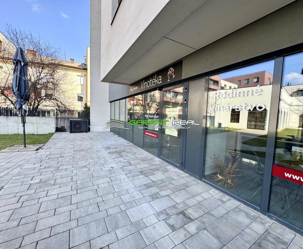 GARANT REAL - predaj kaviareň a vinotéka, 80 m2, Košice, Staré mesto, Kasárenské námestie