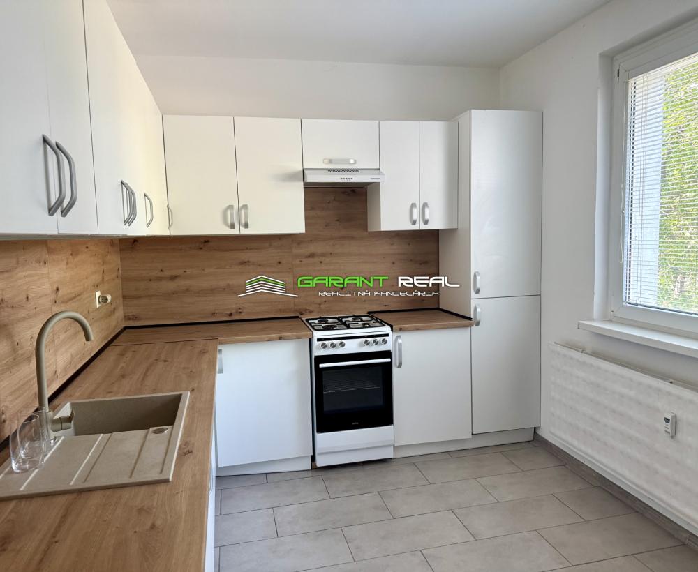 GARANT REAL - prenájom 3-izbový byt, čiastočne zariadený, 72 m2, s loggiou, L. Novomeského, Prešov - Sekčov