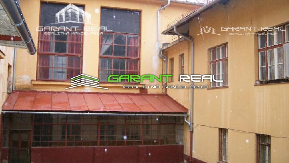 GARANT REAL - predaj komerčný objekt, multifunkčná budova, 4056 m2, Poprad, Kvetnica