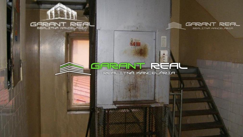 GARANT REAL - predaj komerčný objekt, multifunkčná budova, 4056 m2, Poprad, Kvetnica