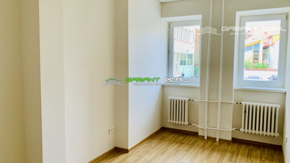GARANT REAL - prenájom 2 prepojené kancelárske priestory 35 m2, Prešov, centrum, Slovenská ul. č. 69