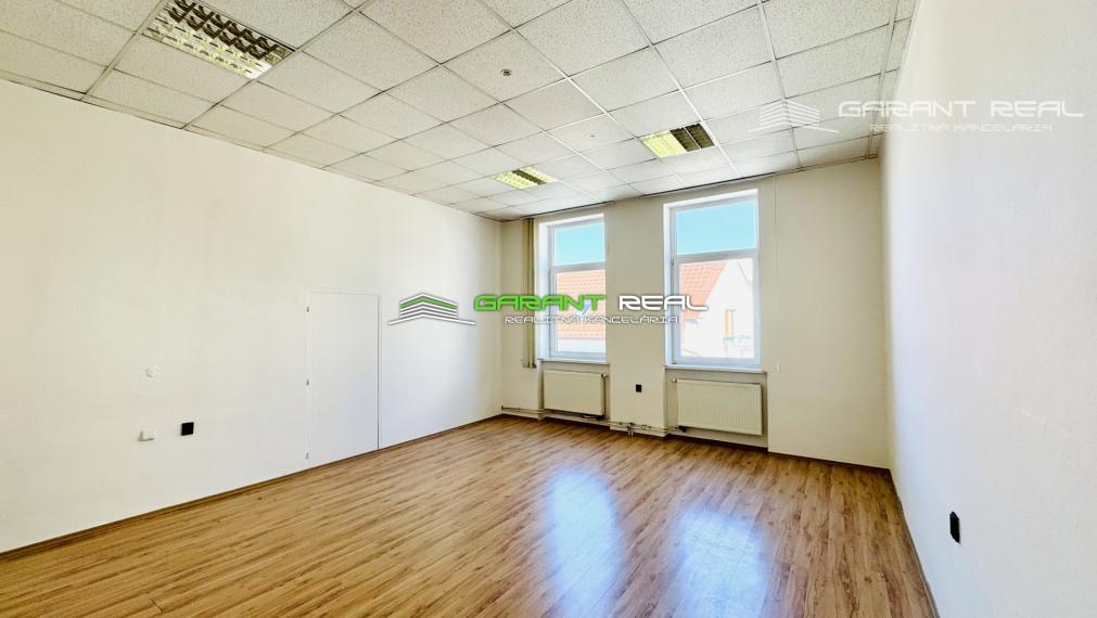 GARANT REAL - prenájom kancelária 30 m2, Prešov, Františkánske námestie