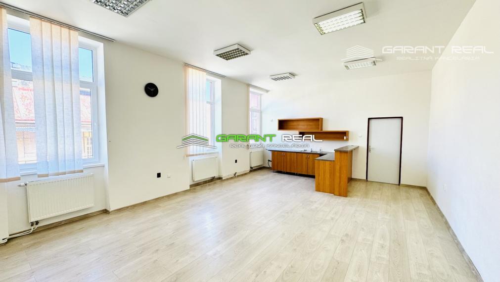 GARANT REAL - prenájom kancelária 40 m2, Prešov, Františkánske námestie
