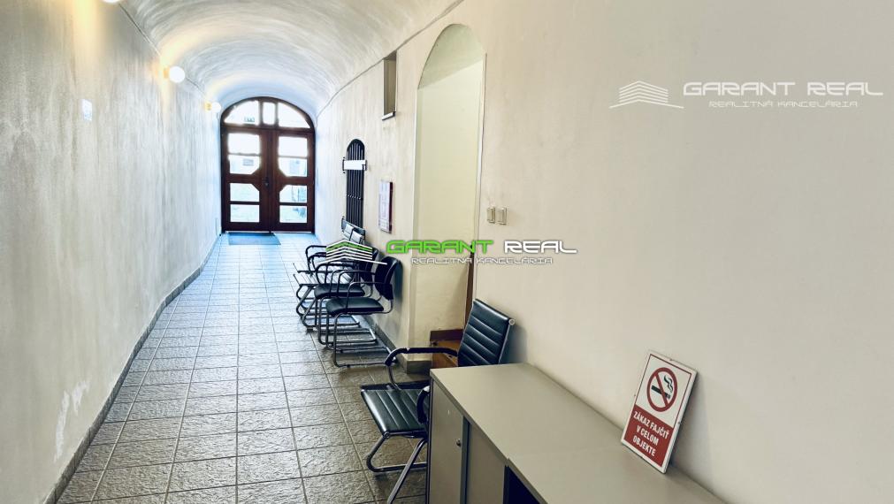 GARANT REAL - predaj 4 - podlažný meštiansky dom, úžitková plocha 248 m2, na vlastnom pozemku, Prešov, centrum, Slovenská ulica