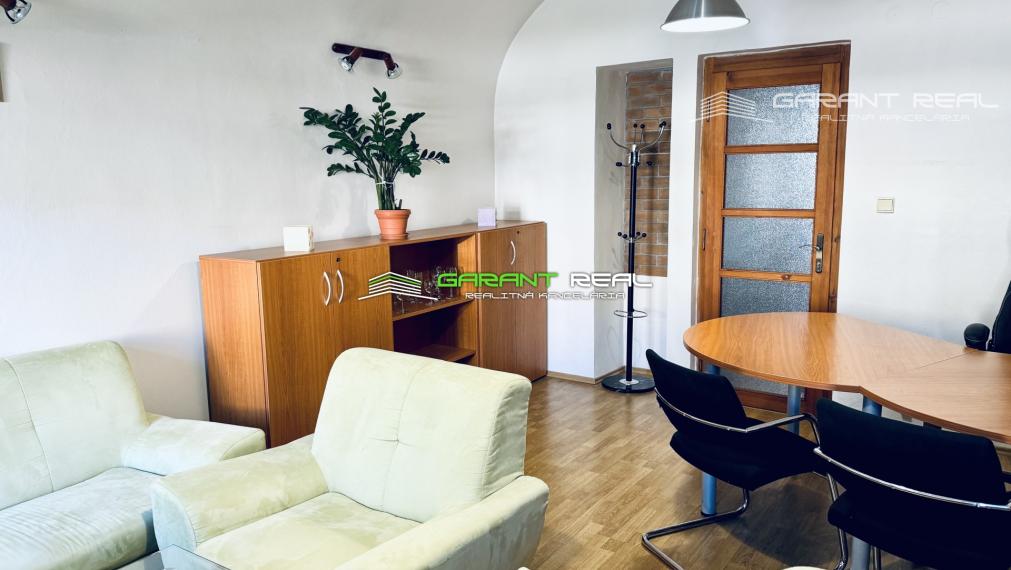 GARANT REAL - predaj 4 - podlažný meštiansky dom, úžitková plocha 248 m2, na vlastnom pozemku, Prešov, centrum, Slovenská ulica