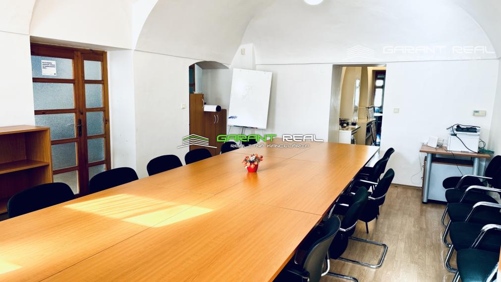 GARANT REAL - predaj 4 - podlažný meštiansky dom, úžitková plocha 248 m2, na vlastnom pozemku, Prešov, centrum, Slovenská ulica