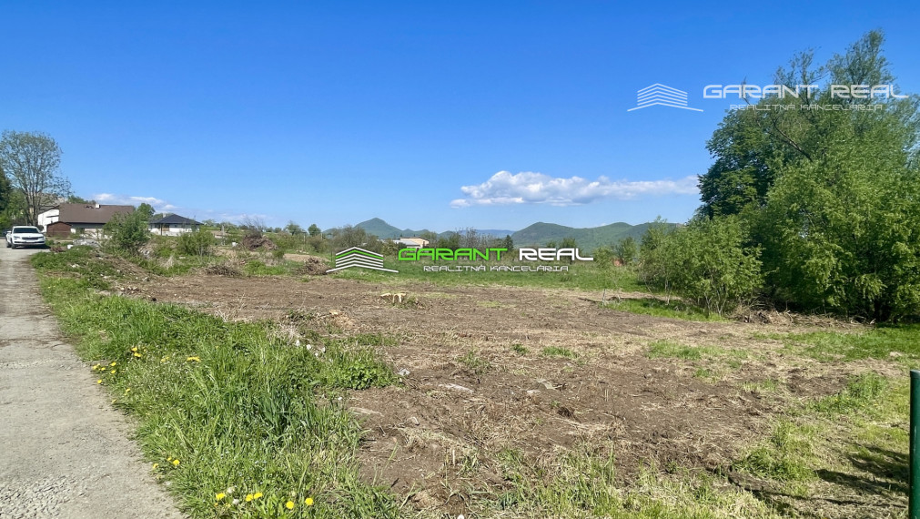 GARANT REAL - exkluzívne stavebný pozemok 570 m2, s výhľadom na Kapušiansky hrad, Vyšná Šebastová - Severná