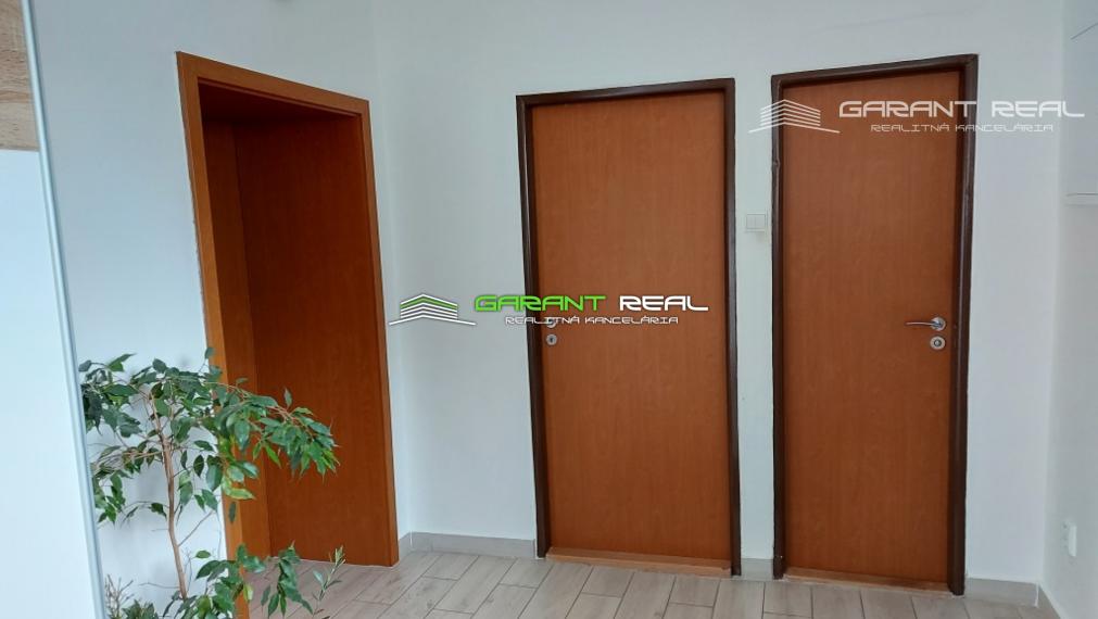 GARANT REAL - predaj rodinný dom,145 m2, s garážou a 2 hospodárskymi budovami 66 m2, Prešov, Solivar