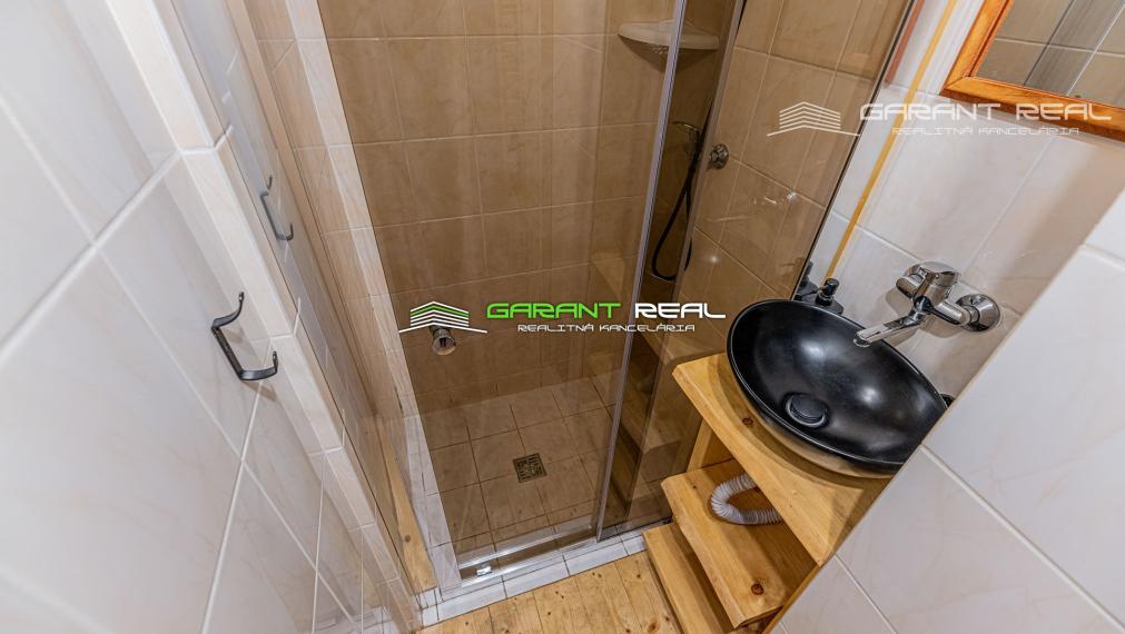 "REZERVOVANÉ" GARANT REAL - exkluzívne 2 komfortné rekreačné chaty, investičná príležitosť, Podbanské