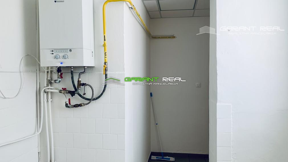 GARANT REAL - predaj obchodný priestor s výkladom, 120 m2, Stropkov, centrum