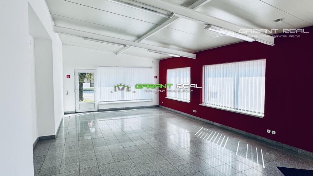 GARANT REAL - prenájom klimatizovaný obchodný priestor 110 m2, resp. priestor na služby, s parkovaním, Prešov, Masarykova ul.