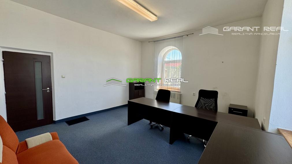 GARANT REAL - prenájom klimatizovaný, zariadený obchodný priestor, resp. priestor na služby, 195 m2, s parkovaním, Prešov, Masarykova ul.