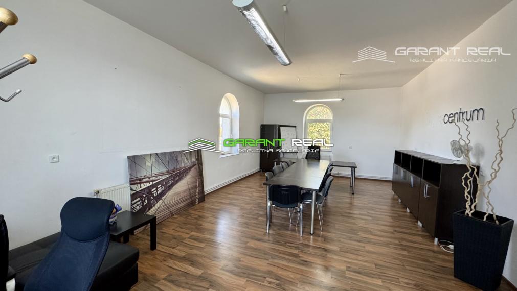 GARANT REAL - prenájom klimatizovaný, zariadený obchodný priestor, resp. priestor na služby, 195 m2, s parkovaním, Prešov, Masarykova ul.