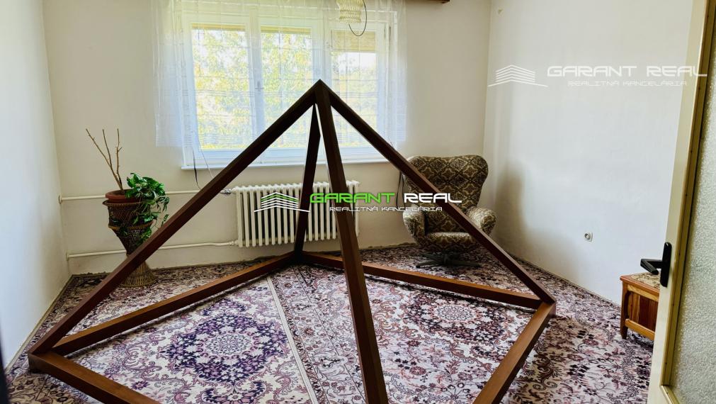 GARANT REAL predaj 2-podlažný rodinný dom dvojgeneračný, s garážou, pozemok 1891 m2, Svinia, okr. Prešov