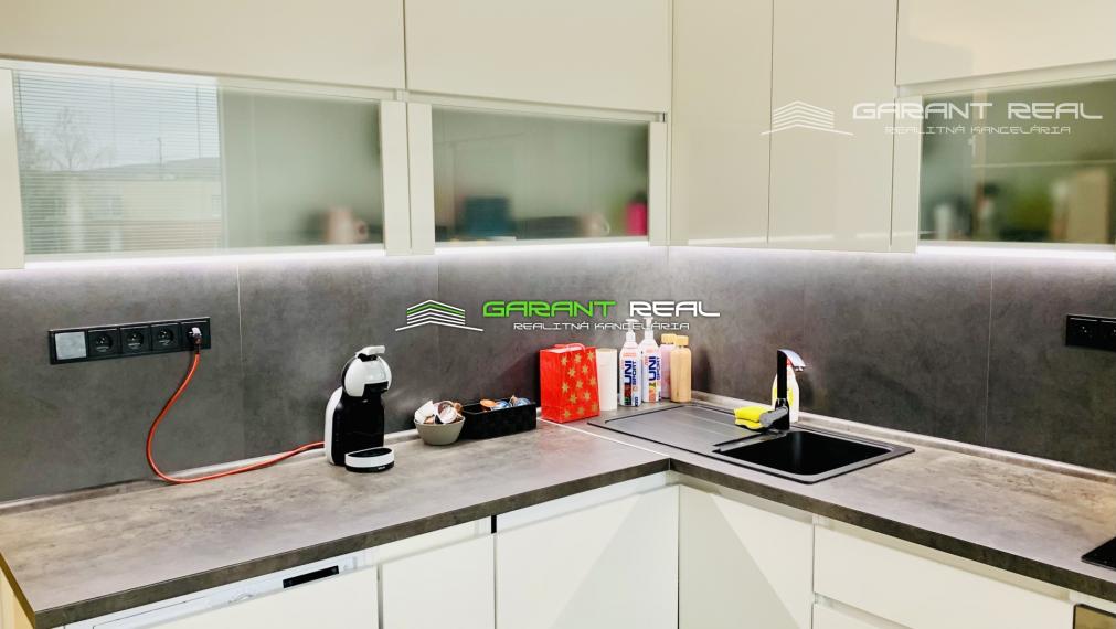 GARANT REAL - prenájom luxusný, zariadený 1-izbový byt s loggiou, Prešov, Sídlisko III, Mukačevská ul.