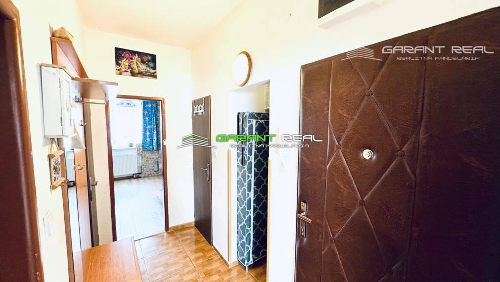 GARANT REAL predaj 3-izbový tehlový byt 50 m2, so samostatným kúrením, so záhradkou a garážou, Veľký Šariš, Matice slovenskej