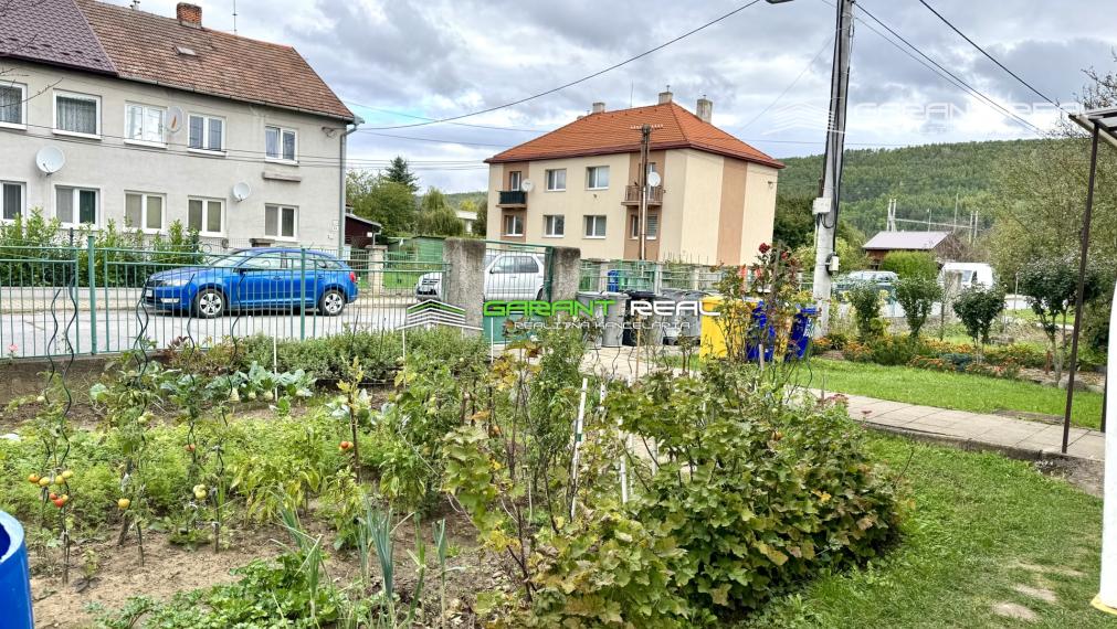 GARANT REAL predaj 3-izbový tehlový byt 50 m2, so samostatným kúrením, so záhradkou a garážou, Veľký Šariš, Matice slovenskej