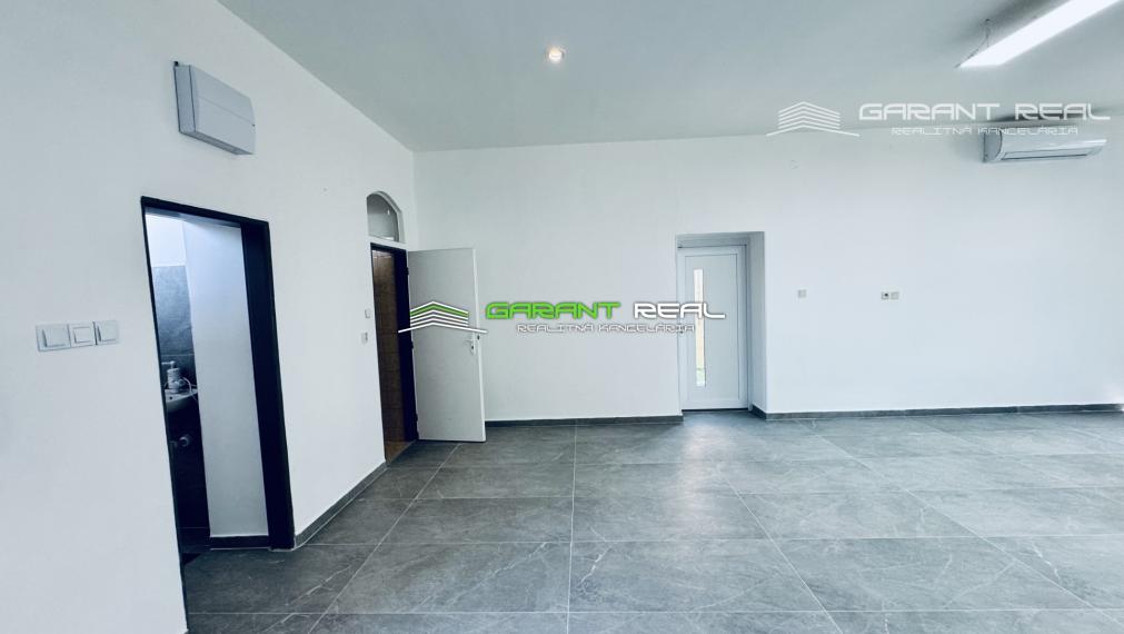 GARANT REAL - prenájom klimatizovaný obchodný priestor 110 m2, resp. priestor na služby s parkovaním, Prešov, Masarykova ul.