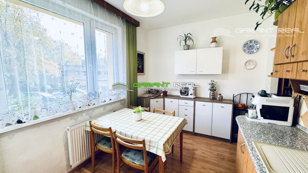 "REZERVOVANÉ" GARANT REAL - predaj 3-izbový byt 72 m2, s loggiou 7,5 m2, po rekonštrukcii, Prešov, Sekčov, ul. Pavla Horova