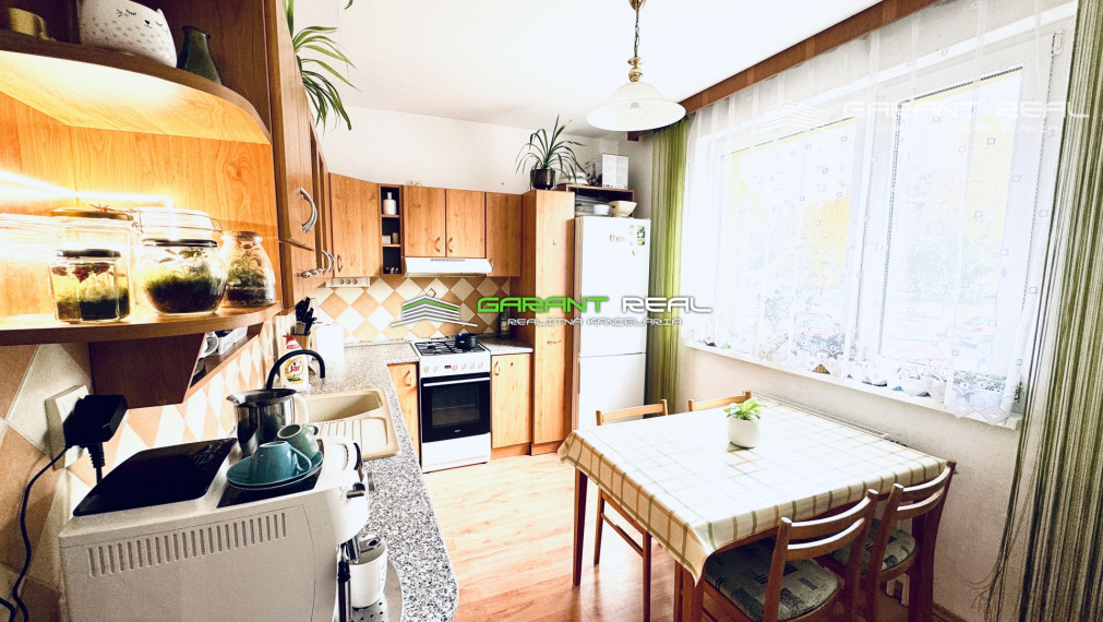 "REZERVOVANÉ" GARANT REAL - predaj 3-izbový byt 72 m2, s loggiou 7,5 m2, po rekonštrukcii, Prešov, Sekčov, ul. Pavla Horova