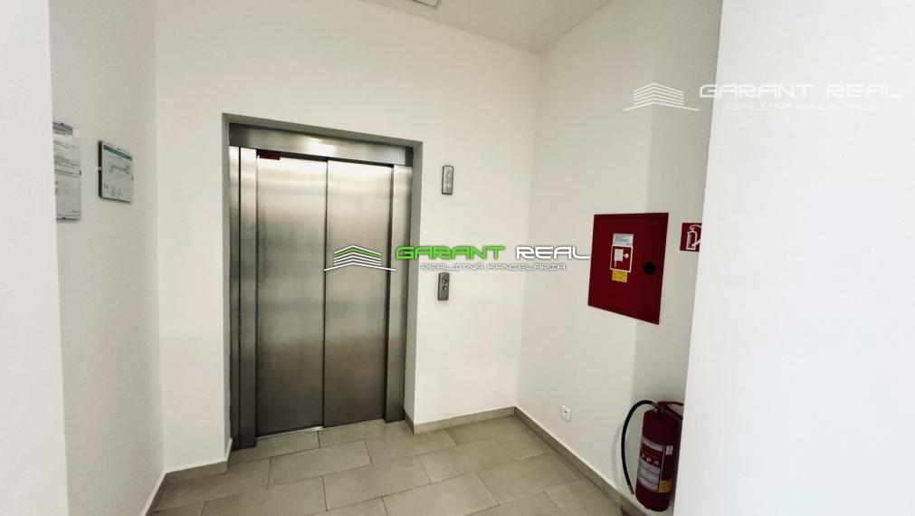 GARANT REAL - prenájom kancelária 43 m2 na 3. poschodí v kompletne novo zrekonštruovanej administratívnej budove, Prešov, Jarková 14