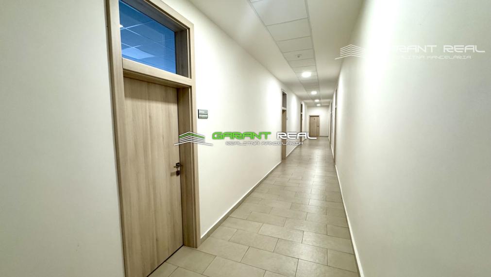 GARANT REAL - prenájom kancelária 43 m2 na 3. poschodí v kompletne novo zrekonštruovanej administratívnej budove, Prešov, Jarková 14