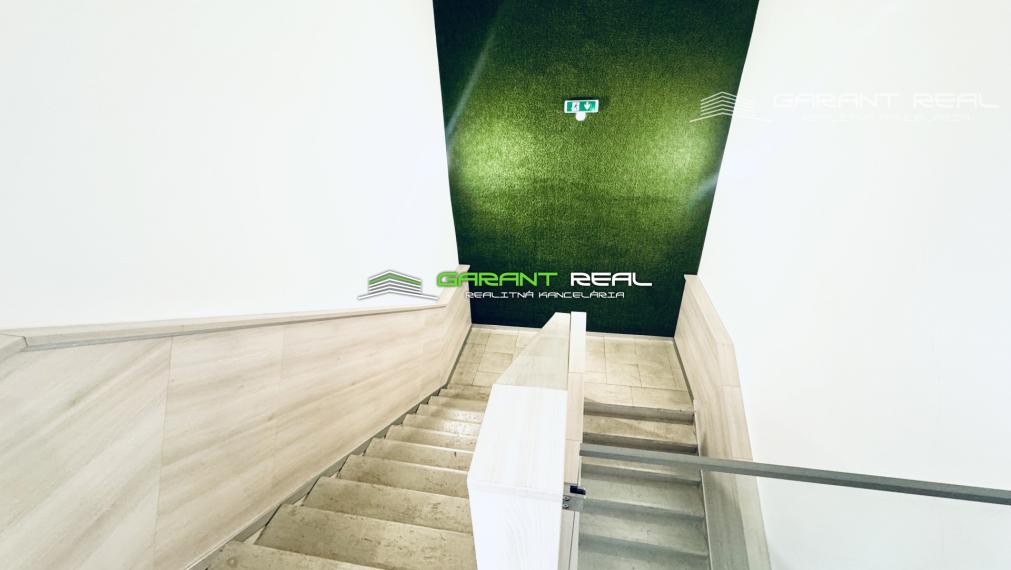 GARANT REAL - prenájom kancelária 43 m2 na 3. poschodí v kompletne novo zrekonštruovanej administratívnej budove, Prešov, Jarková 14