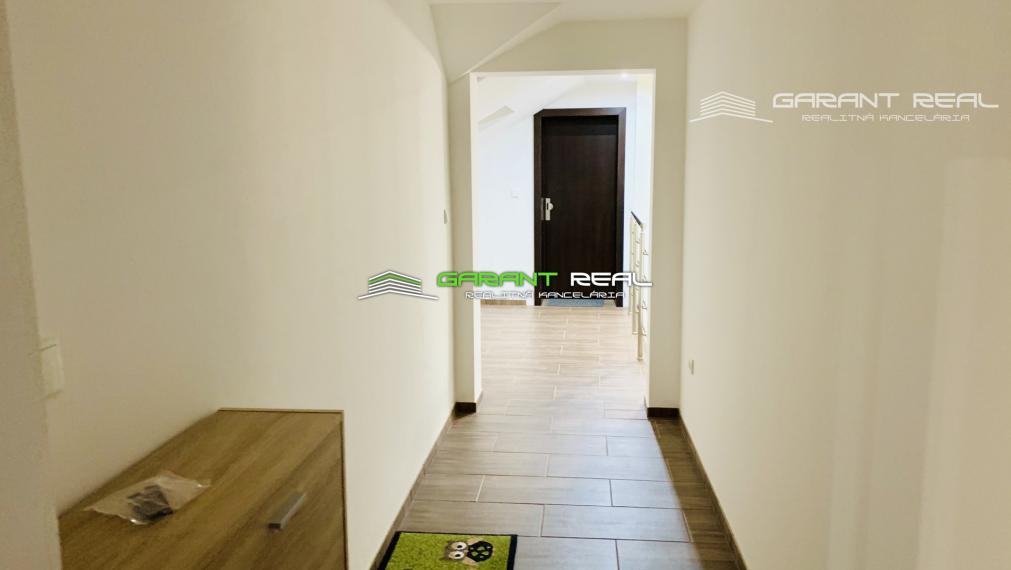 GARANT REAL - prenájom 2-izbový moderný, klimatizovaný byt 50 m2, Prešov, širšie centrum, Bayerova ul.