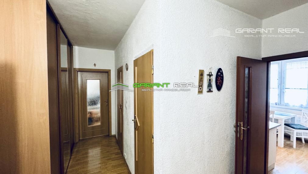 GARANT REAL - prenájom 2-izbový byt 52 m2 s loggiou, zariadený, po rekonštrukcii, Prešov, Sekčov, Karpatská