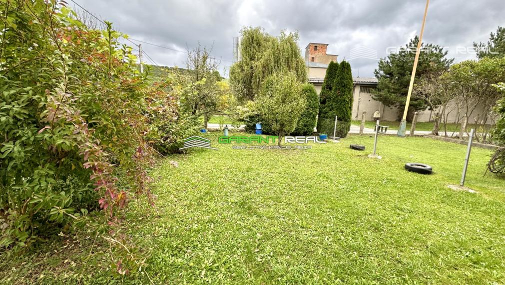 GARANT REAL predaj 3-izbový tehlový byt 57 m2, so samostatným kúrením, so záhradkou a garážou, Veľký Šariš, Matice slovenskej