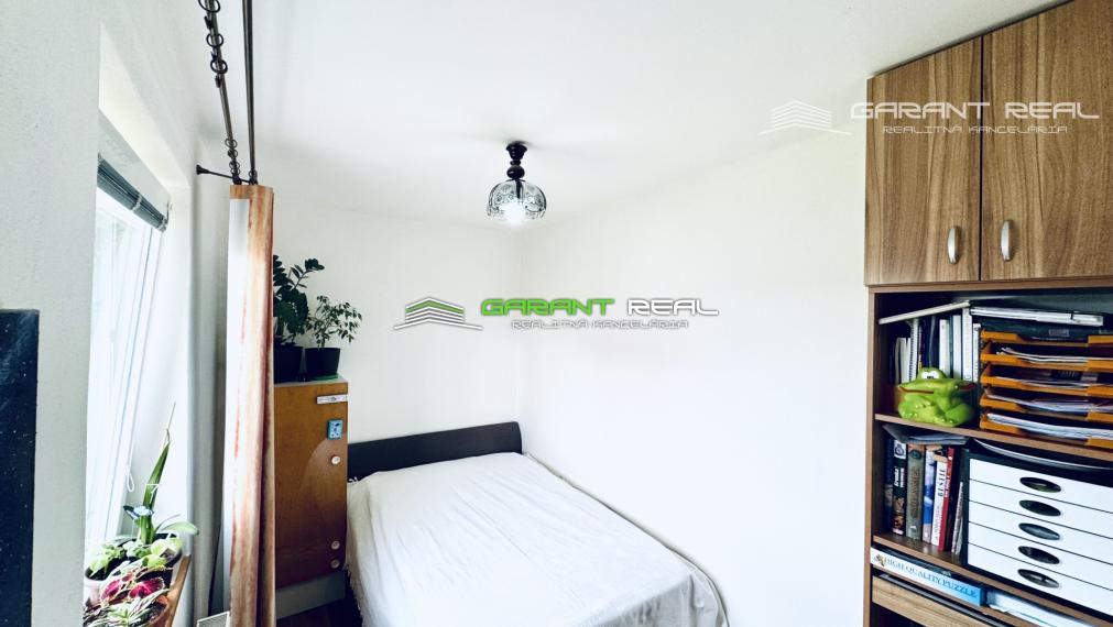 GARANT REAL predaj 3-izbový tehlový byt 57 m2, so samostatným kúrením, so záhradkou a garážou, Veľký Šariš, Matice slovenskej