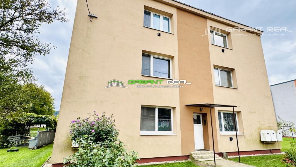 GARANT REAL predaj 3-izbový tehlový byt 57 m2, so samostatným kúrením, so záhradkou a garážou, Veľký Šariš, Matice slovenskej