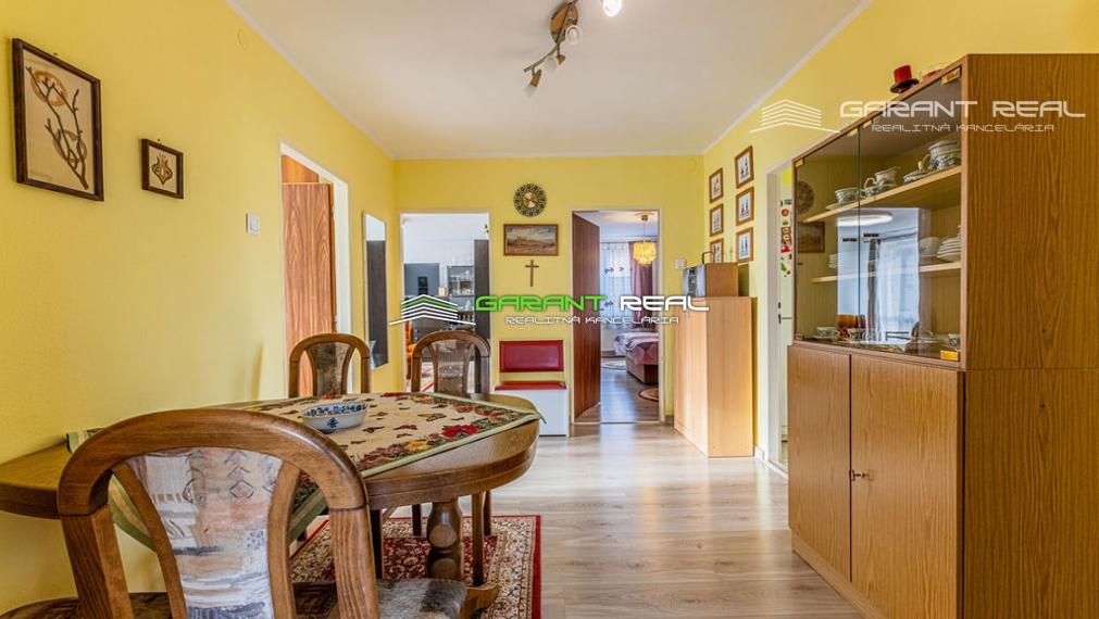 GARANT REAL - predaj 4-izbový byt v rodinnom dome, 105 m2, so záhradou 300 m2 a prístreškom na parkovanie, Prešov, Nižná Šebastová
