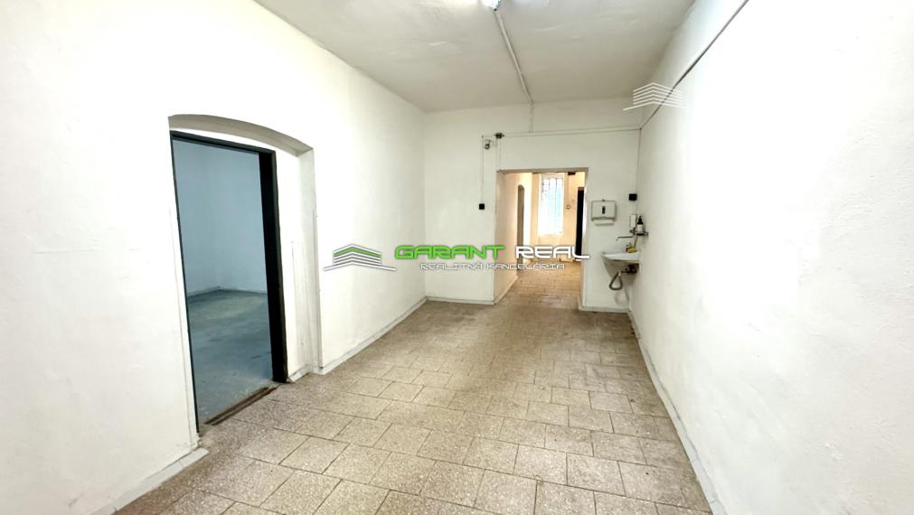 GARANT REAL - prenájom skladový priestor s nakladacou rampou,130 m2, Prešov, širšie centrum, Radlinského ulica