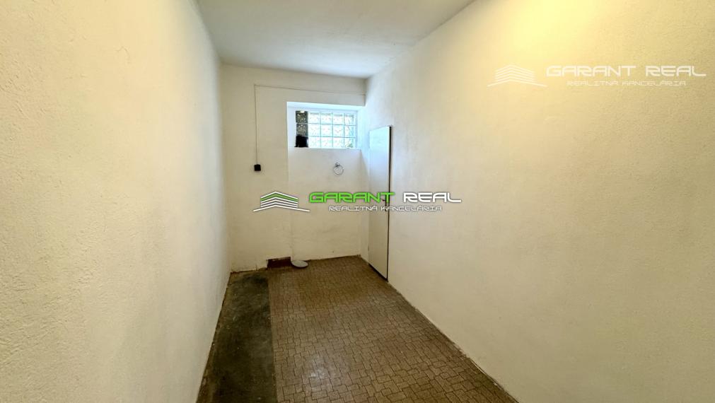 GARANT REAL - prenájom skladový priestor s nakladacou rampou,130 m2, Prešov, širšie centrum, Radlinského ulica