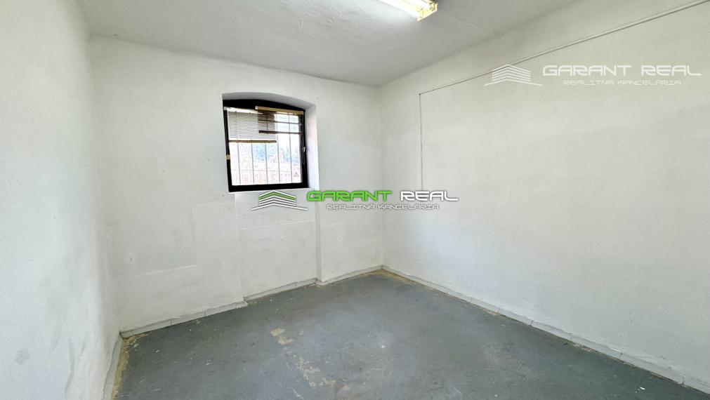 GARANT REAL - prenájom skladový priestor s nakladacou rampou,130 m2, Prešov, širšie centrum, Radlinského ulica