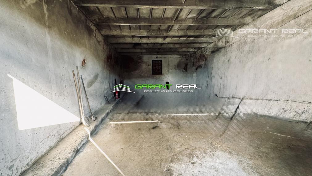 GARANT REAL predaj 4 veľkometrážne garáže,3 x 64 m2 a 148 m2, s pozemkom 882 m2, Veľký Šariš