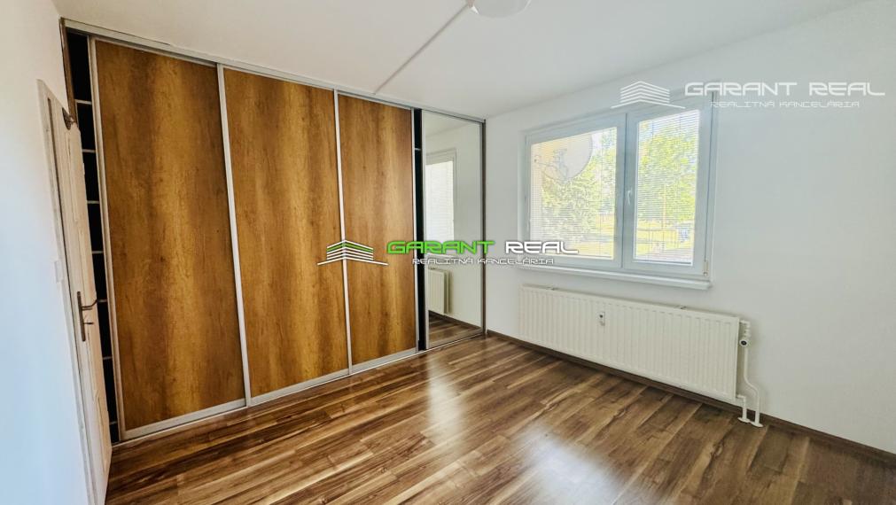 GARANT REAL - prenájom 3-izbový byt, čiastočne zariadený, 72 m2, s loggiou, L. Novomeského, Prešov - Sekčov