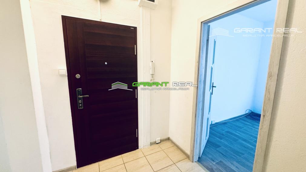 GARANT REAL - prenájom 3-izbový byt, čiastočne zariadený, 72 m2, s loggiou, L. Novomeského, Prešov - Sekčov