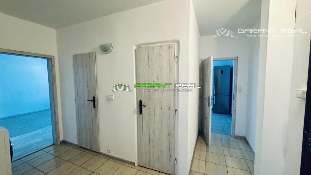 GARANT REAL - prenájom 3-izbový byt, čiastočne zariadený, 72 m2, s loggiou, L. Novomeského, Prešov - Sekčov