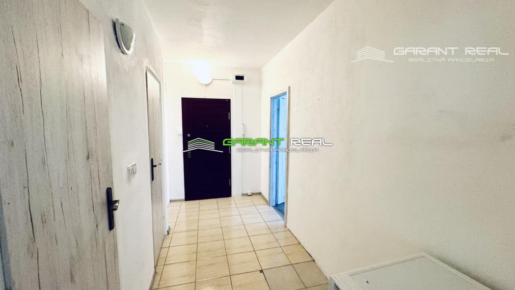 GARANT REAL - prenájom 3-izbový byt, čiastočne zariadený, 72 m2, s loggiou, L. Novomeského, Prešov - Sekčov