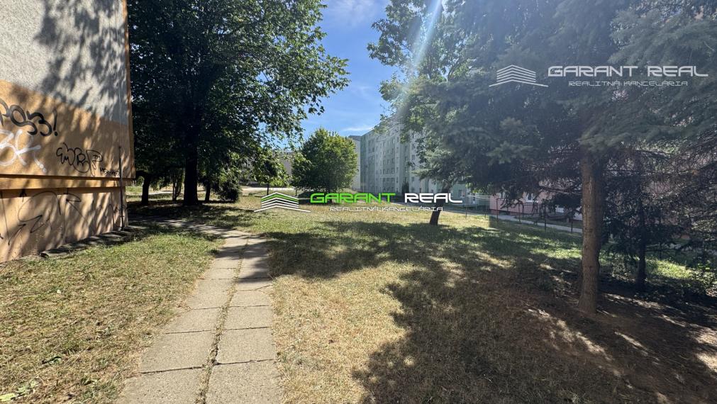 GARANT REAL - prenájom 3-izbový byt, čiastočne zariadený, 72 m2, s loggiou, L. Novomeského, Prešov - Sekčov