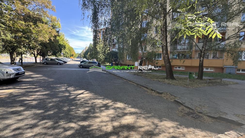 GARANT REAL - prenájom 3-izbový byt, čiastočne zariadený, 72 m2, s loggiou, L. Novomeského, Prešov - Sekčov