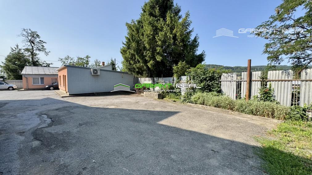 GARANT REAL - prenájom klimatizovaný, zariadený obchodný priestor, resp. priestor na služby, 110 m2, s parkovaním, Prešov, Masarykova ul.