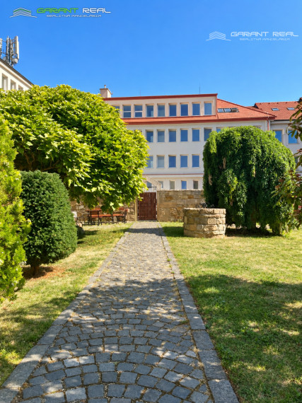 GARANT REAL – prenájom priestranného atypického 3-izbového bytu, 166 m², historické centrum Prešova