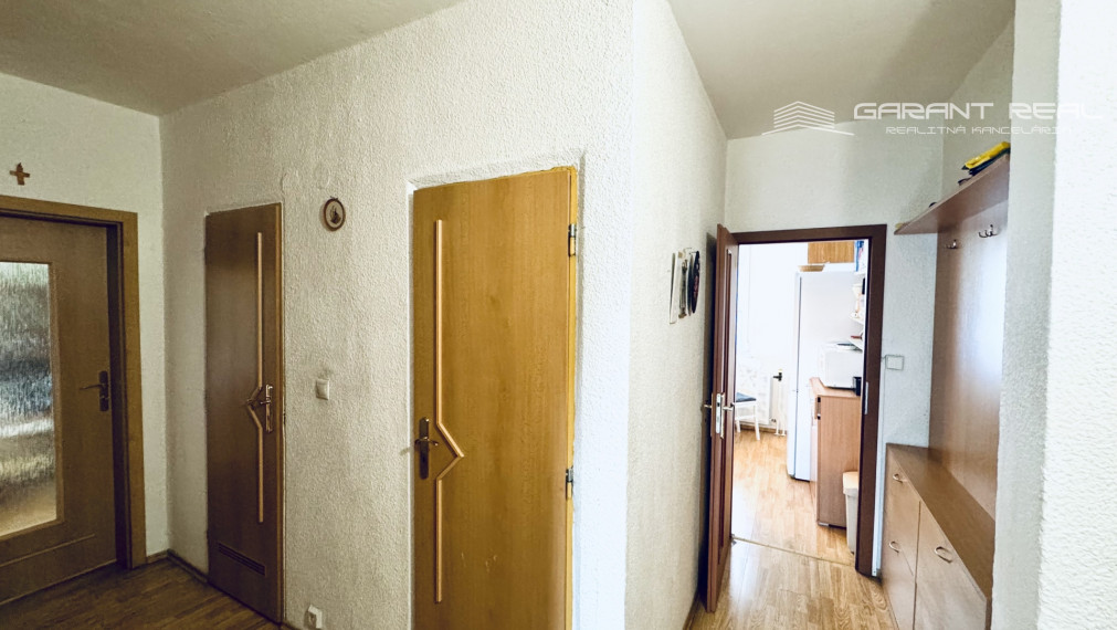GARANT REAL - prenájom 3-izbový byt 70 m2, loggia 4,75 m2, zariadený, po rekonštrukcii, Prešov, centrum, Hviezdoslavova ul.