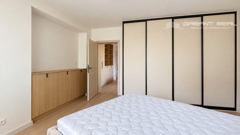 GARANT REAL – prenájom moderného 2-izbového bytu po kompletnej rekonštrukcii, 52 m², Pavlovičovo námestie, Prešov