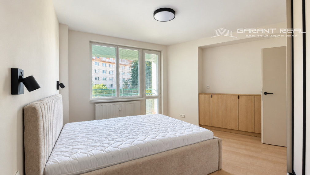 GARANT REAL – prenájom moderného 2-izbového bytu po kompletnej rekonštrukcii, 52 m², Pavlovičovo námestie, Prešov