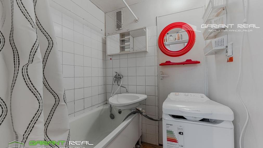 GARANT REAL - predaj 4-izbový byt 77 m2, s loggiou, po čiastočnej rekonštrukcii, Prešov, Sídlisko III, Mukačevská ul.