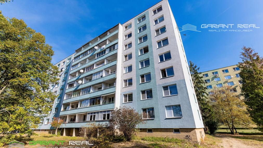 GARANT REAL - predaj 4-izbový byt 77 m2, s loggiou, po čiastočnej rekonštrukcii, Prešov, Sídlisko III, Mukačevská ul.